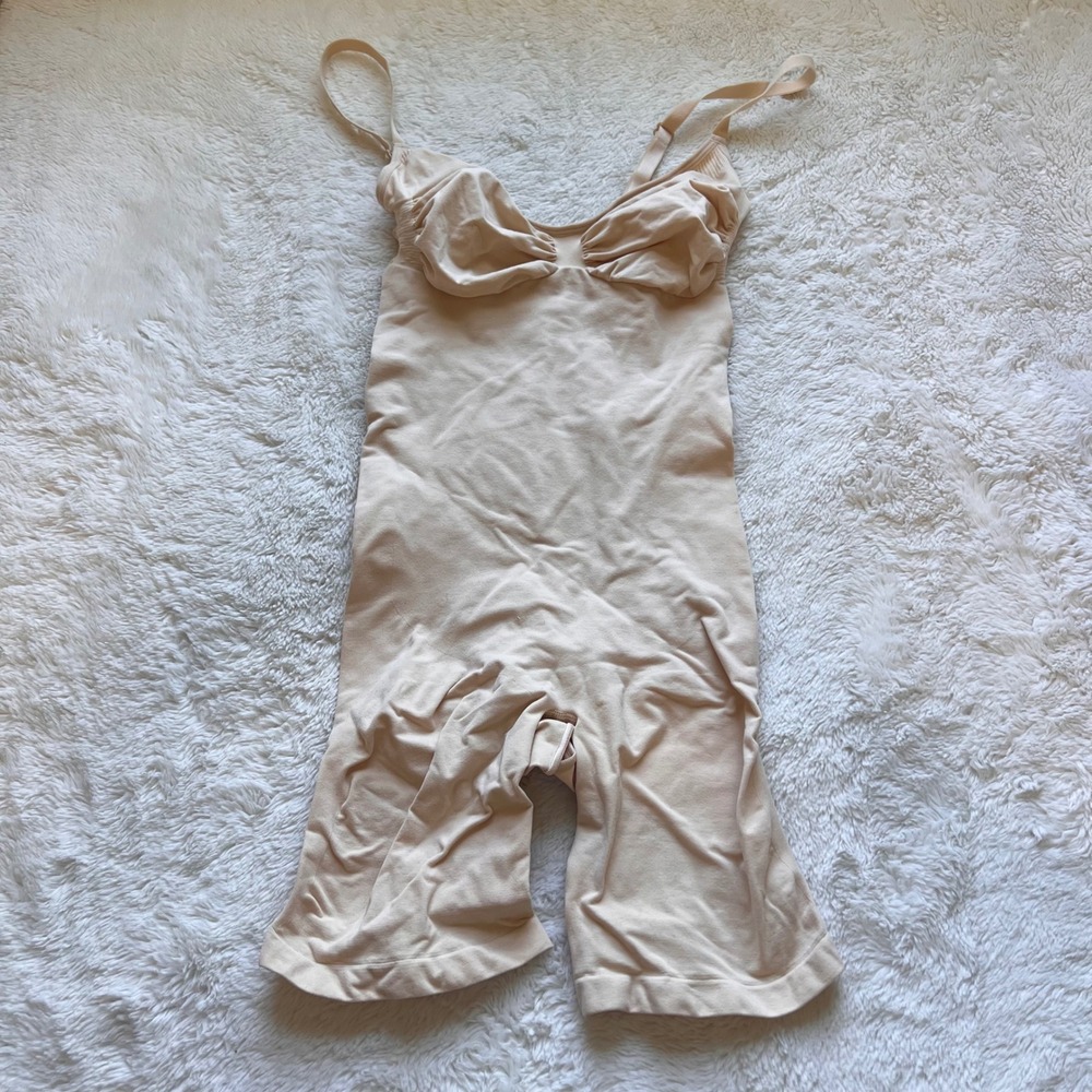 Skims Sculpting Mid Thigh Bodysuit Size XL Sand Beige Seamless Shapewear NWOT